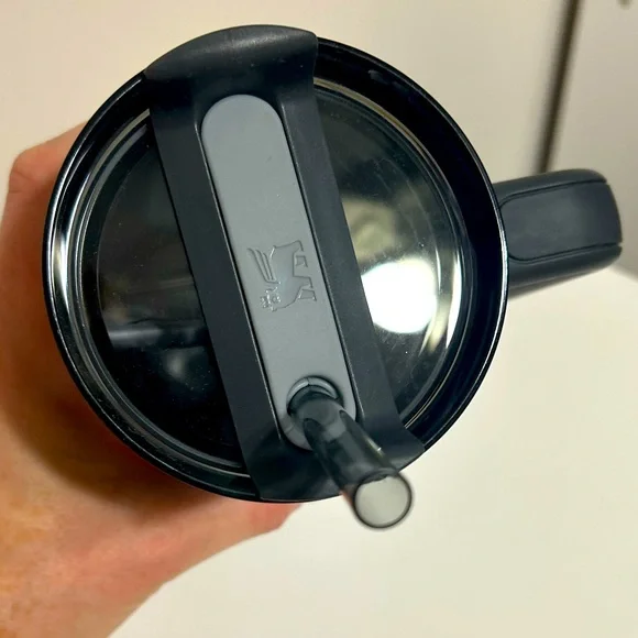 Stanley Silver Tumbler with Handle 30 ounce‎ - Picture 3 of 9